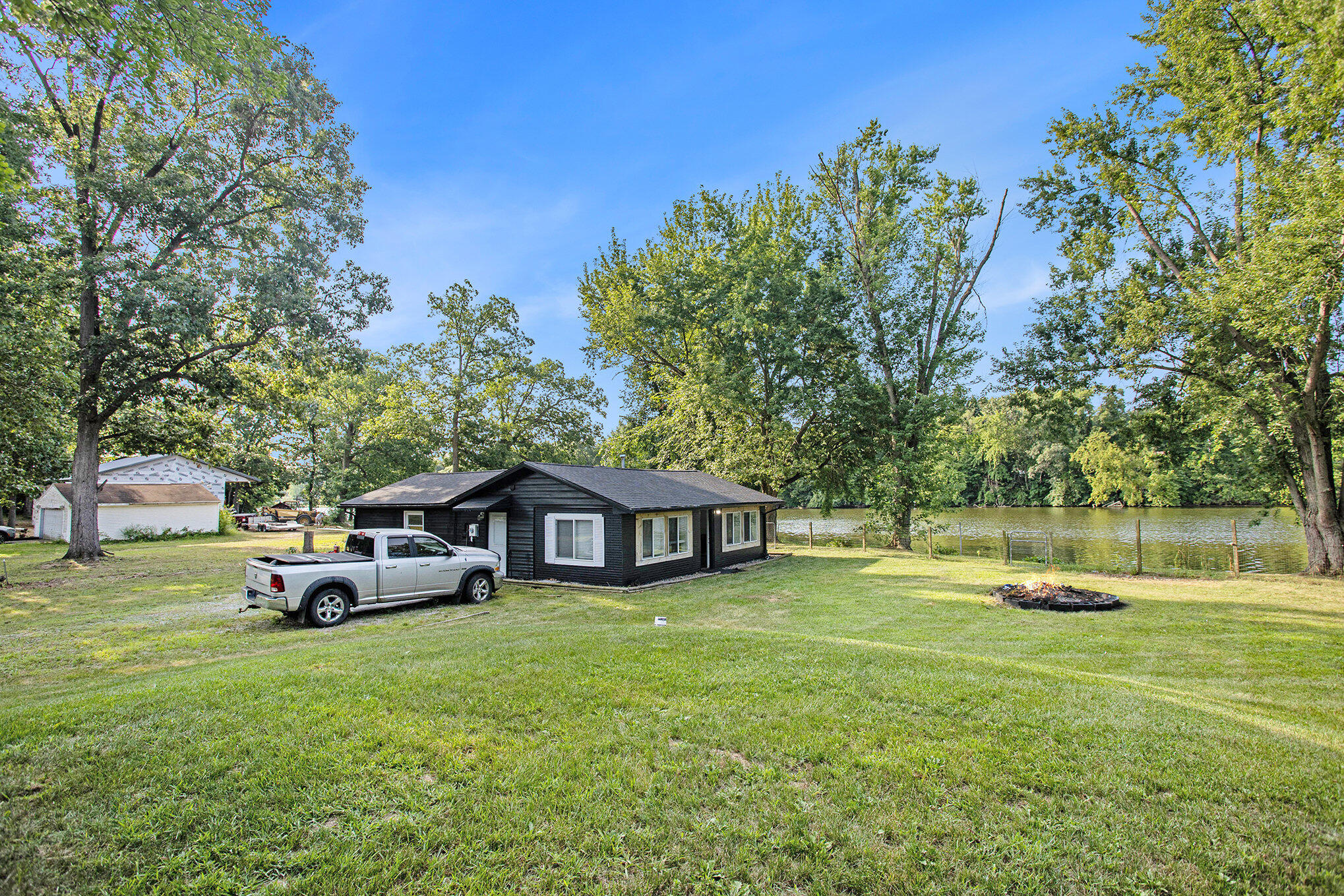 58730 Ash Road Three Rivers, MI 49093 - Photo 4 of 19 file_322