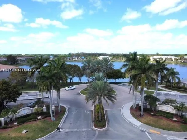 $2,500 | 5025 Wiles Road, Unit 105, Coconut Creek, FL 33073