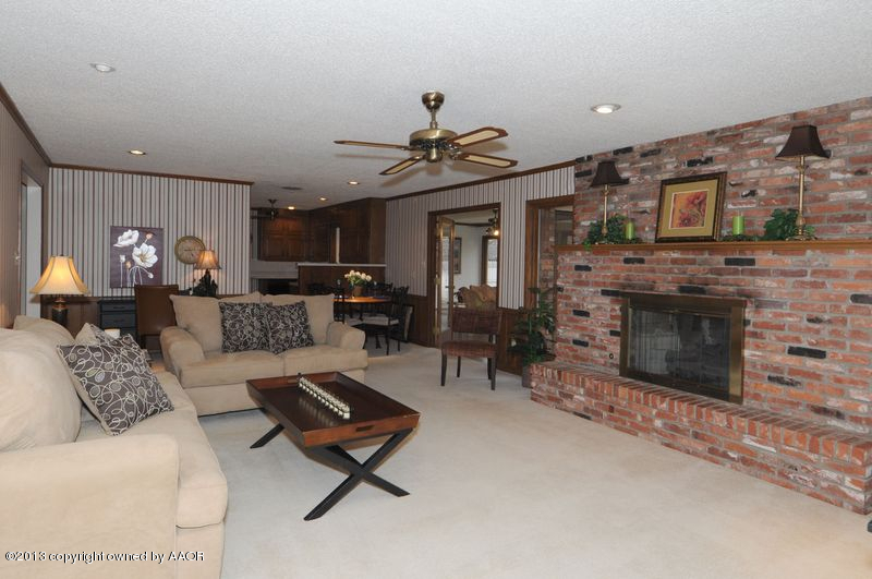 6101 Gainsborough Road Amarillo, TX 79106 - Photo 8 of 38 Den