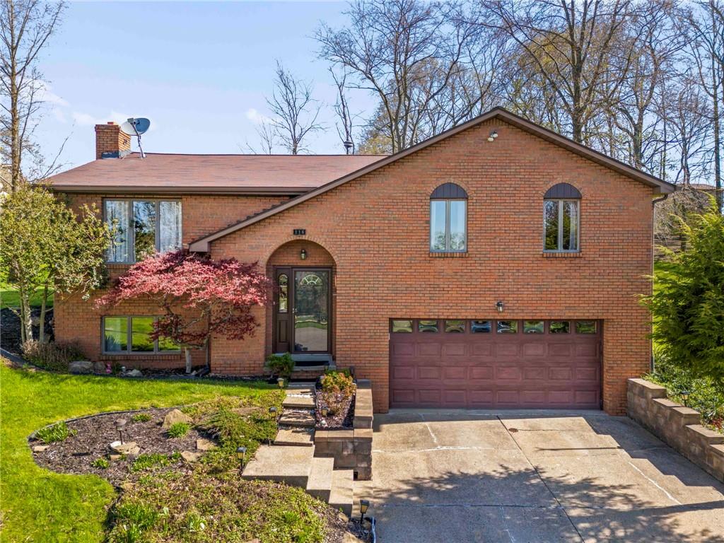 a front view of house with yard