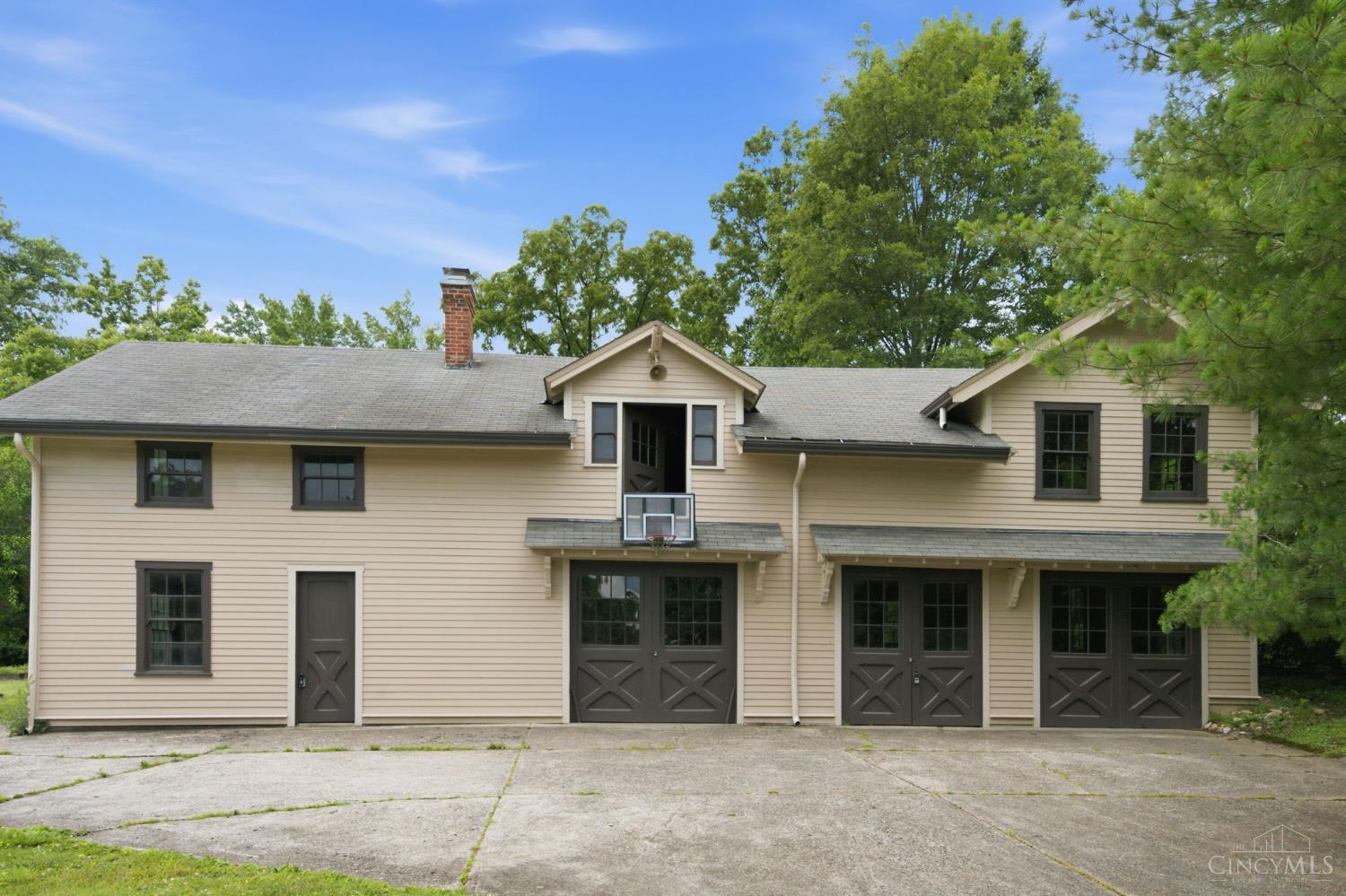 353 Oliver Road Wyoming, OH 45215 - Photo 2 of 25