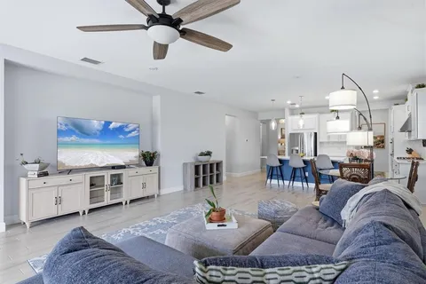 $657,000 | 9268 Tequila Sunrise Drive, Sarasota, FL 34241