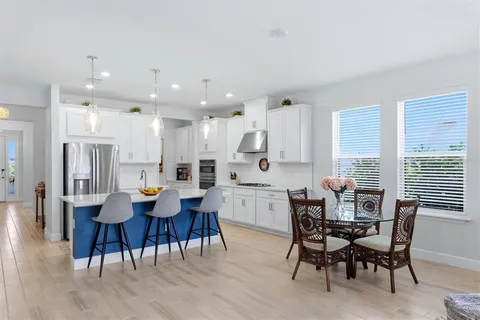 $657,000 | 9268 Tequila Sunrise Drive, Sarasota, FL 34241