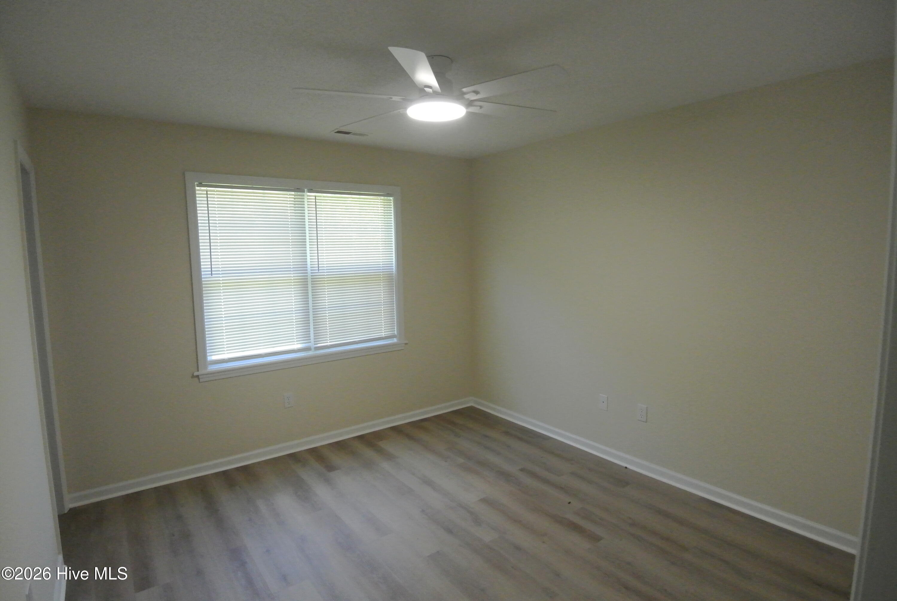 1491 RaceTrack Road New Bern, NC 28562 - Photo 10 of 15 Back bedroom