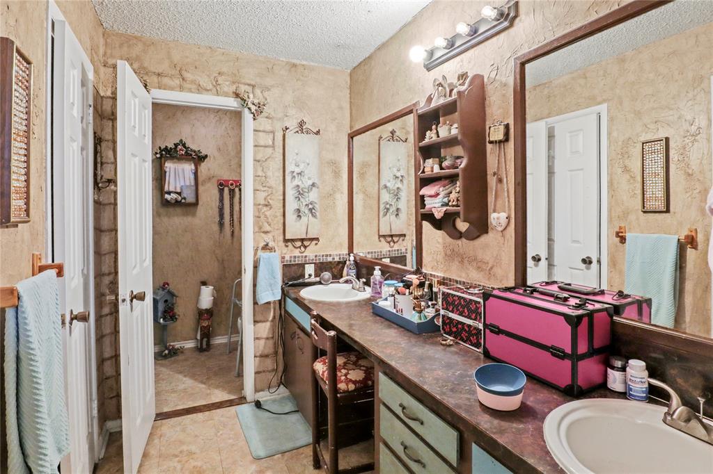 160 County Road 4130 Canton, TX 75103 - Photo 22 of 36