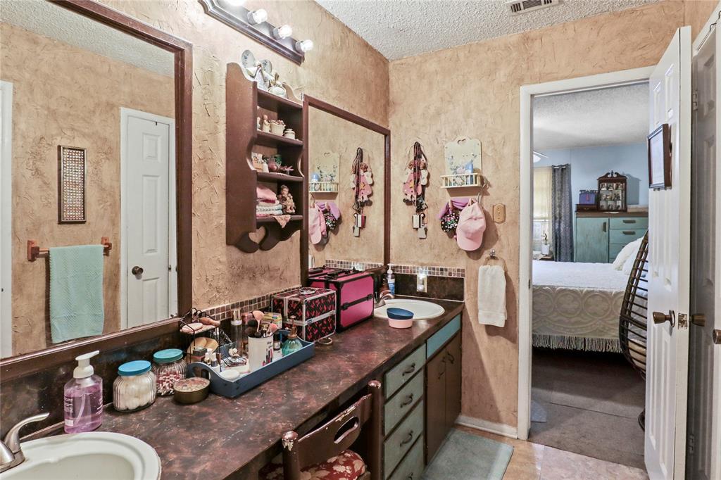 160 County Road 4130 Canton, TX 75103 - Photo 23 of 36