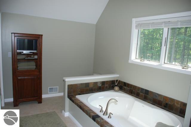 36 Highview Road Traverse City, MI 49696 - Photo 14 of 15 1724460-13.JPG