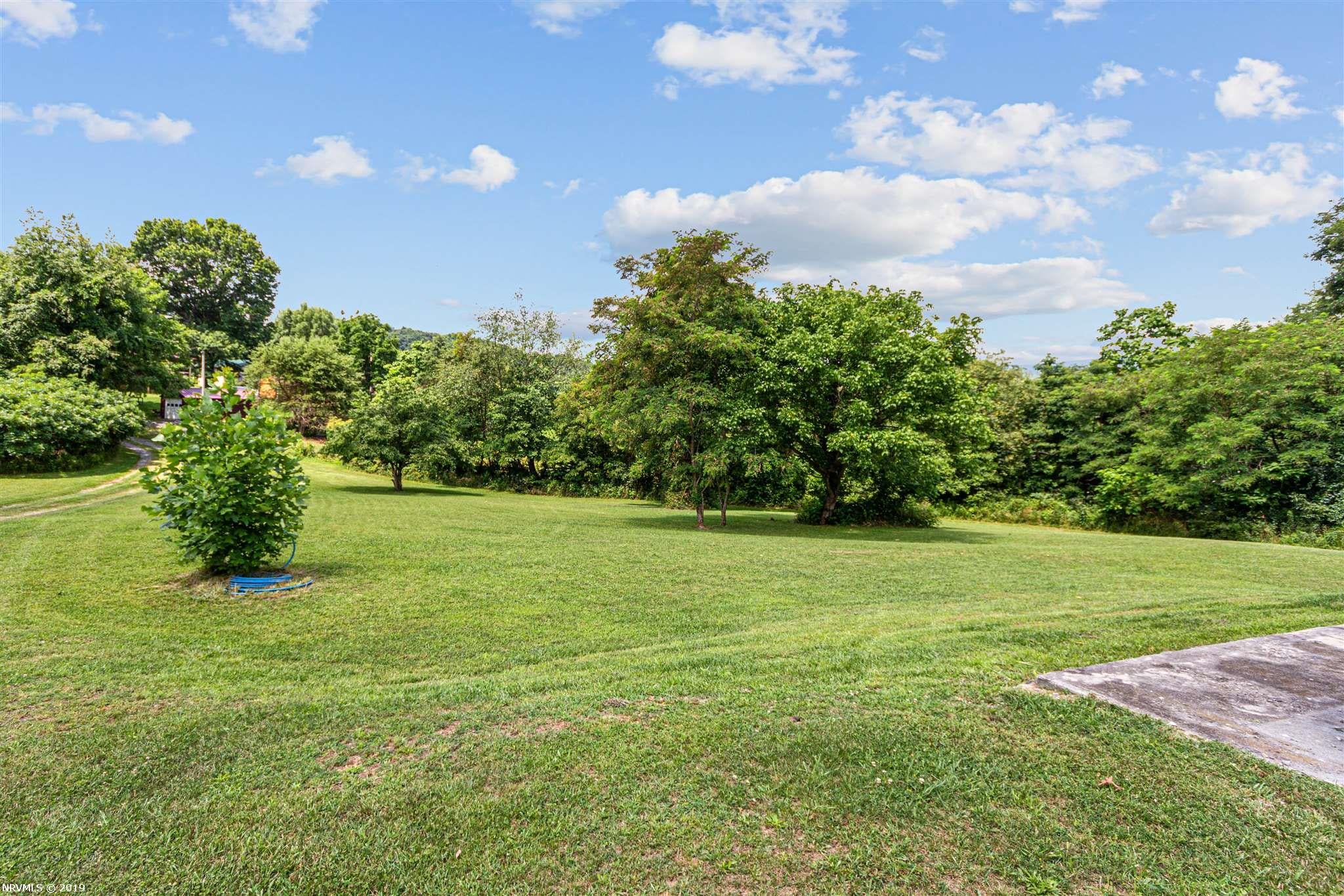 341 Fletchers Mountain Road Narrows, VA 24124 - Photo 6 of 29 Gallery Image 6