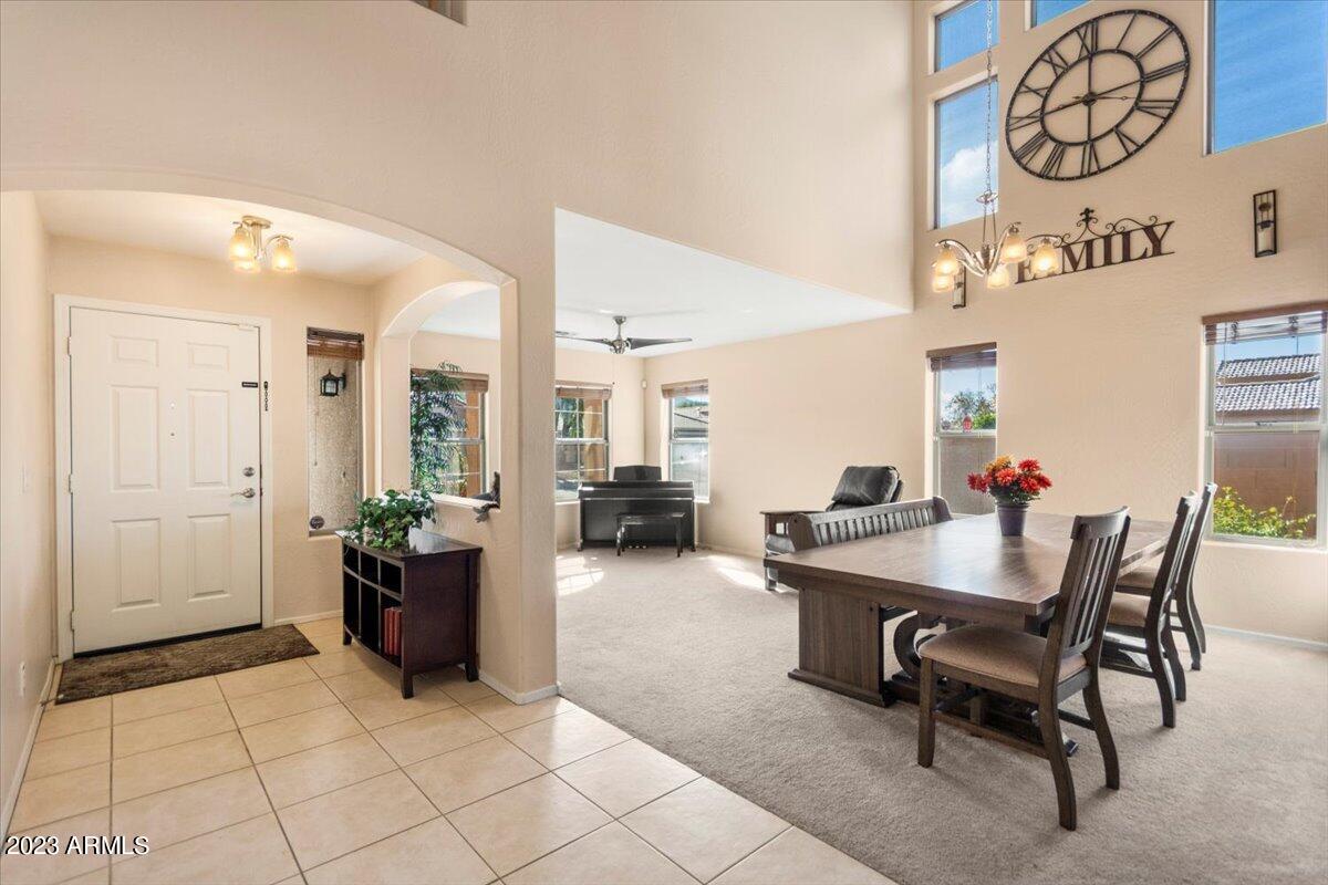 1706 East Harwell Road Phoenix, AZ 85042 - Photo 4 of 27 04-47742519