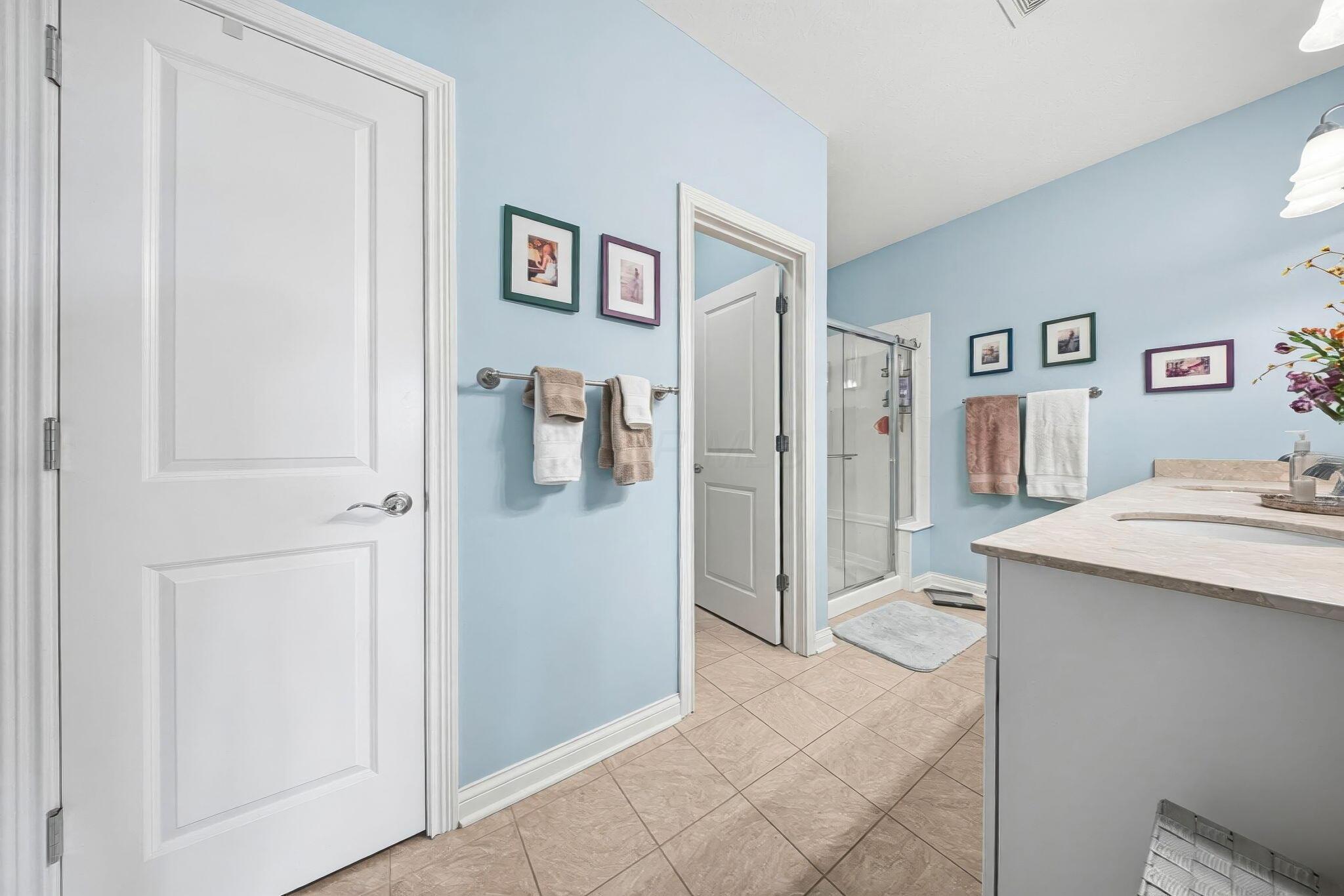 6183 Ray's Way, Unit 25 Hilliard, OH 43026 - Photo 37 of 88 Bathroom