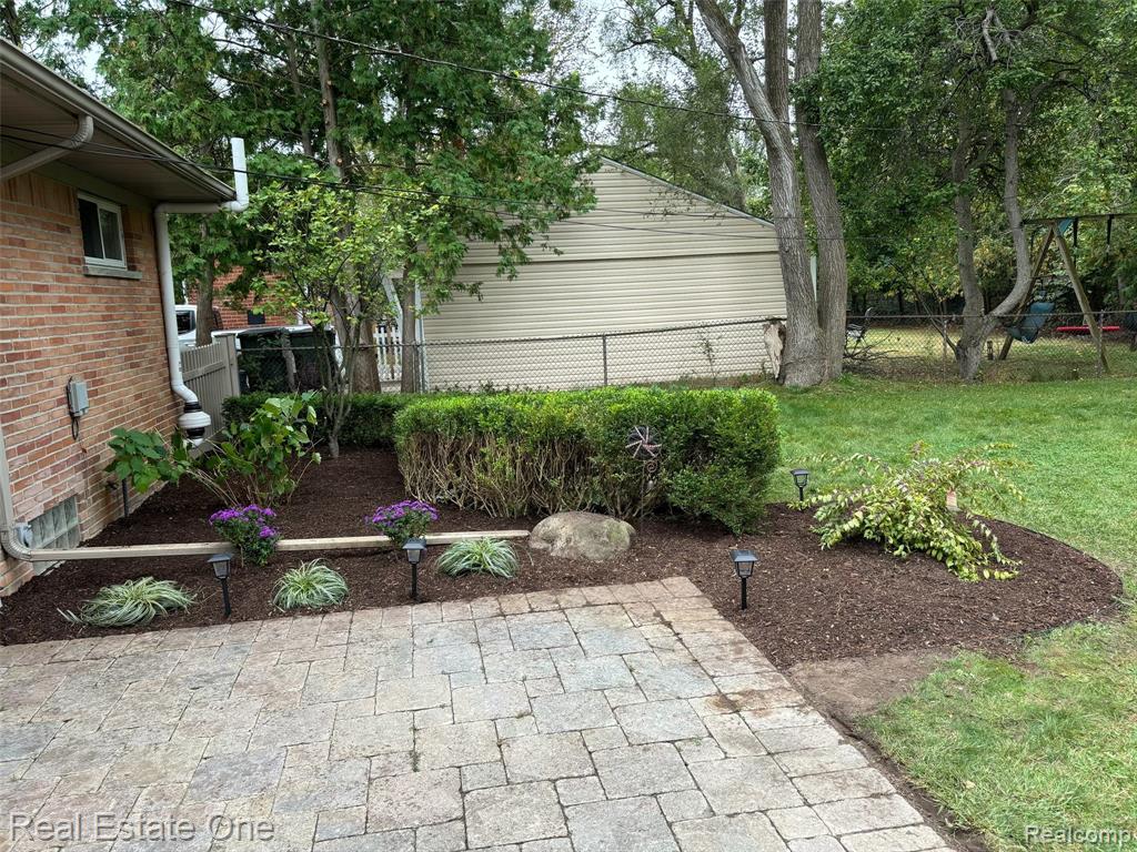 290 Winry Drive Rochester, MI 48307 - Photo 4 of 33