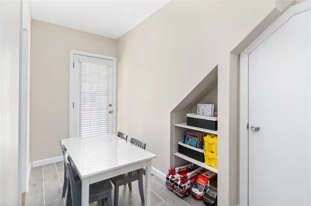 $2,850 | 845 Main Street, Unit 1, East Greenwich, RI 02818