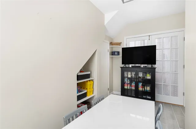 $2,850 | 845 Main Street, Unit 1, East Greenwich, RI 02818