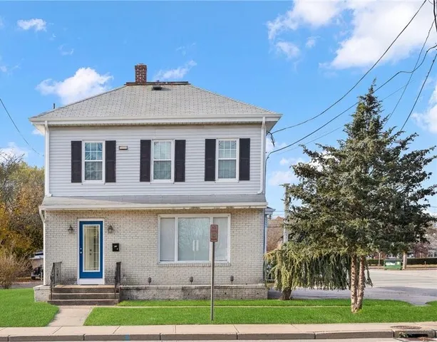 $2,850 | 845 Main Street, Unit 1, East Greenwich, RI 02818