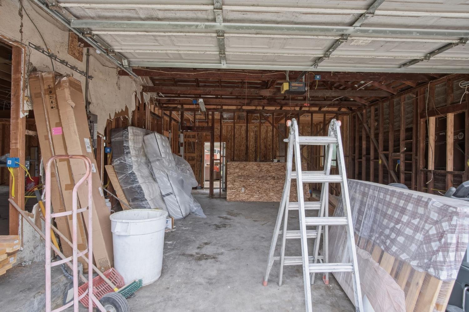 1131 Rosemore Avenue Modesto, CA 95358 - Photo 4 of 25