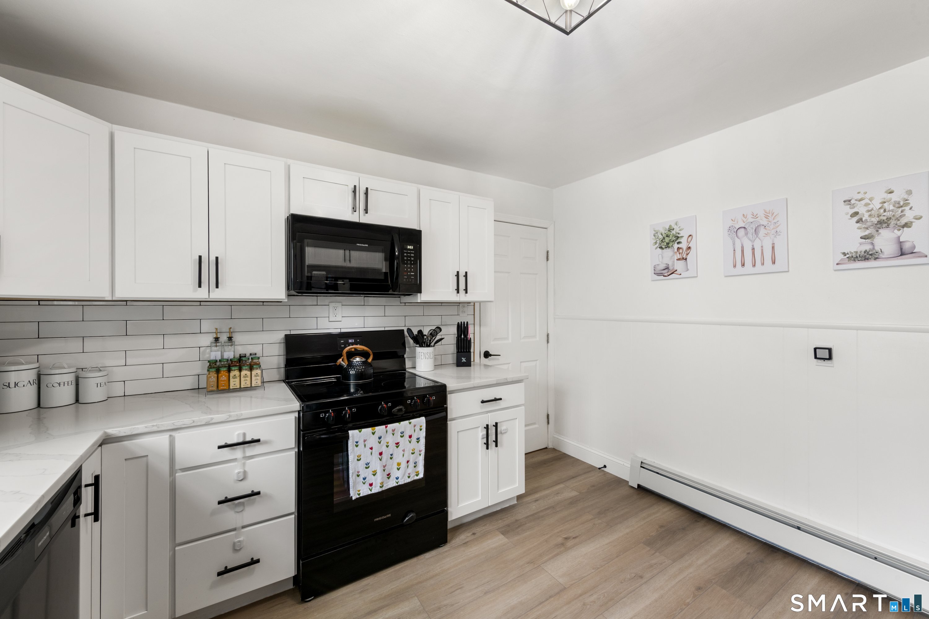 243 White Plains Road Trumbull, CT 06611 - Photo 25 of 39