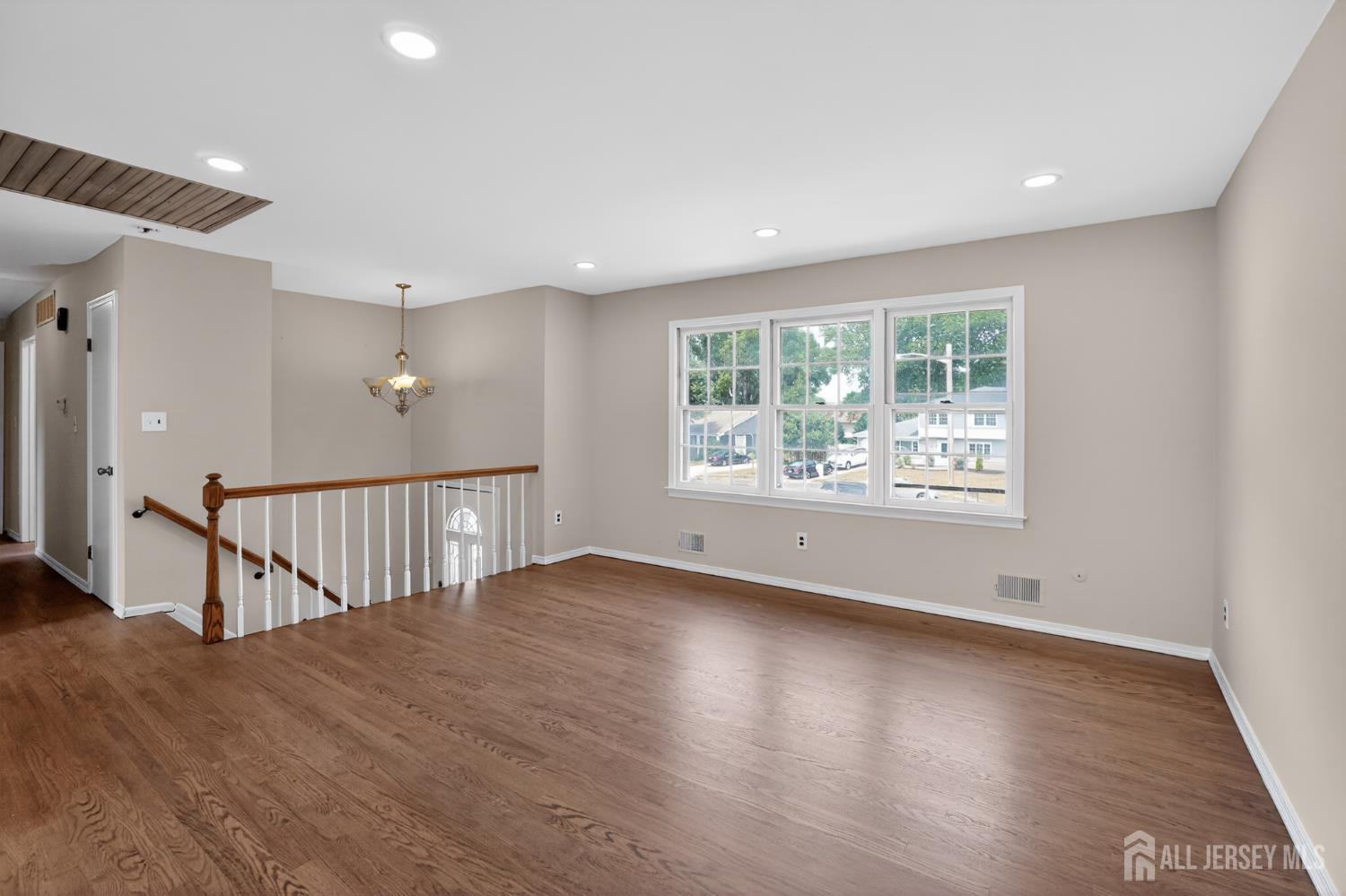 21 Ash Road Edison, NJ 08817 - Photo 7 of 35