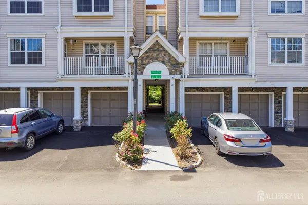 $479,900 | 23 Prestwick Way, Edison, NJ 08820