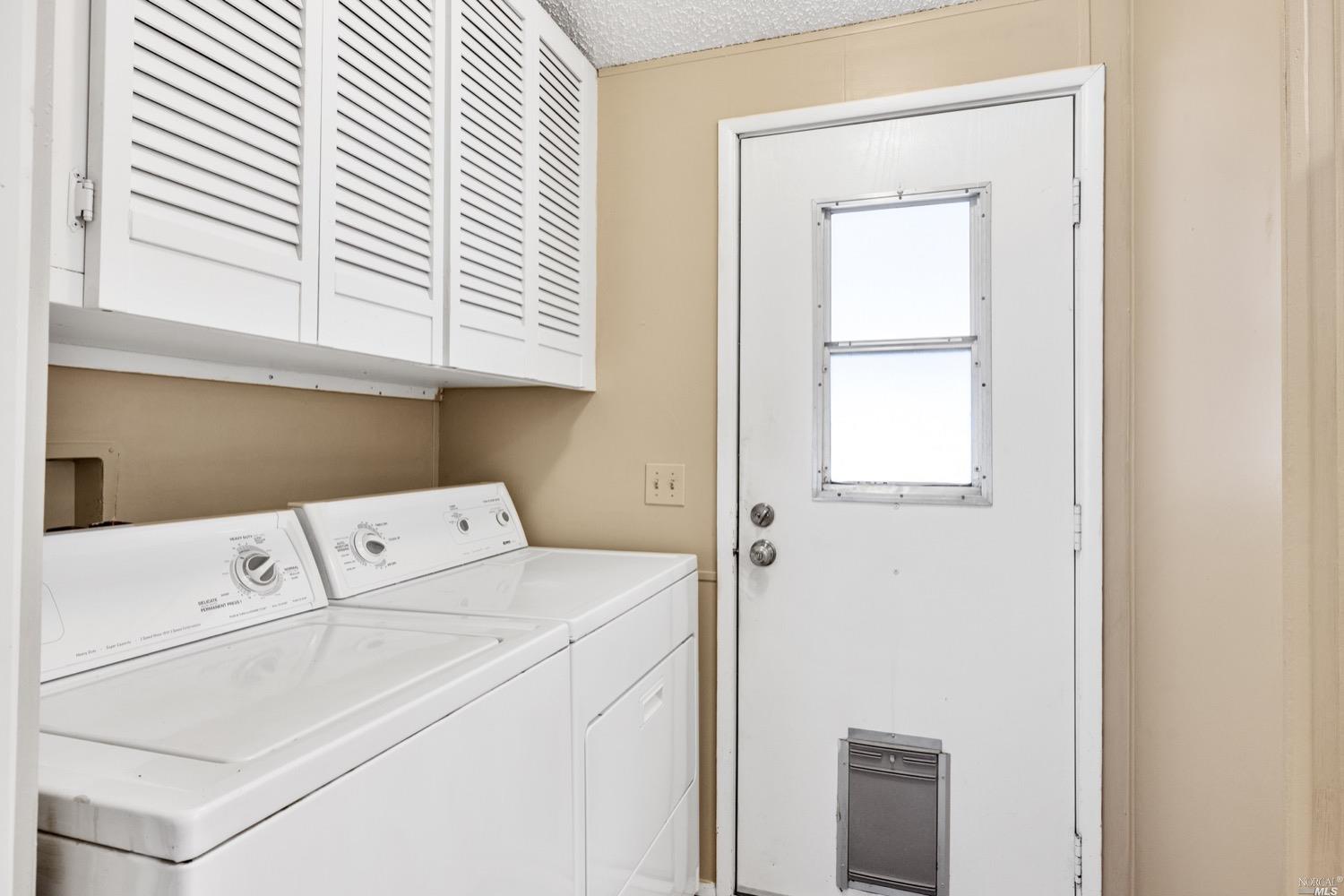259 Hermosa Circle Santa Rosa, CA 95409 - Photo 20 of 50 Laundry area right before back door. Washer and dryer included in sale. Digitally altered.