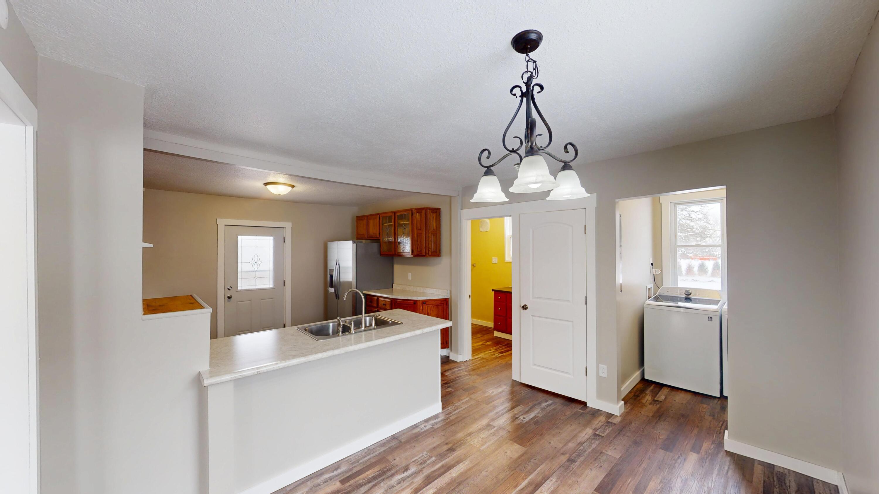 104 West 5th Street Cochrane, WI 54622 - Photo 3 of 49 Breakfast Nook