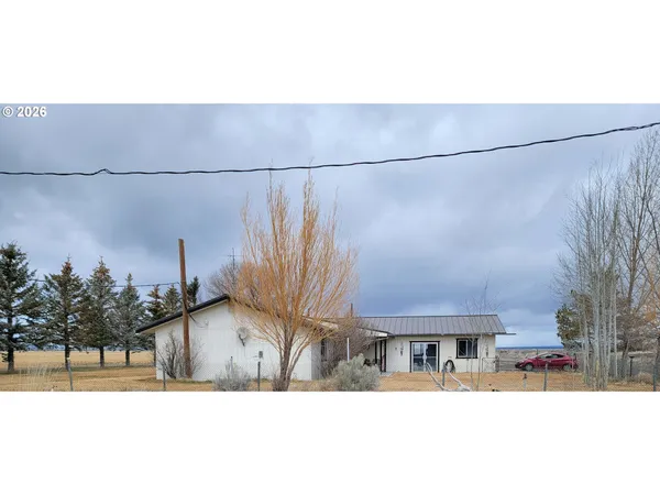 $475,000 | 91497 Christmas Valley Highway, Christmas Valley, OR 97641