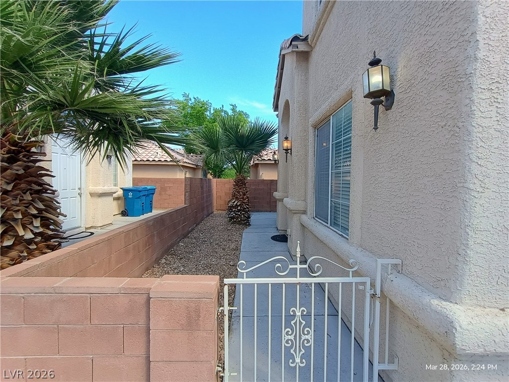 2651 Rimpacific Circle Las Vegas, NV 89146 - Photo 2 of 19