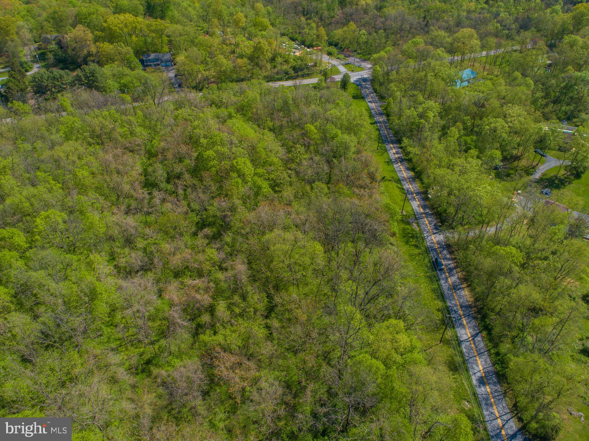 2112 Grade Road Falling Waters, WV 25419 - Photo 8 of 35 Gallery Image 8