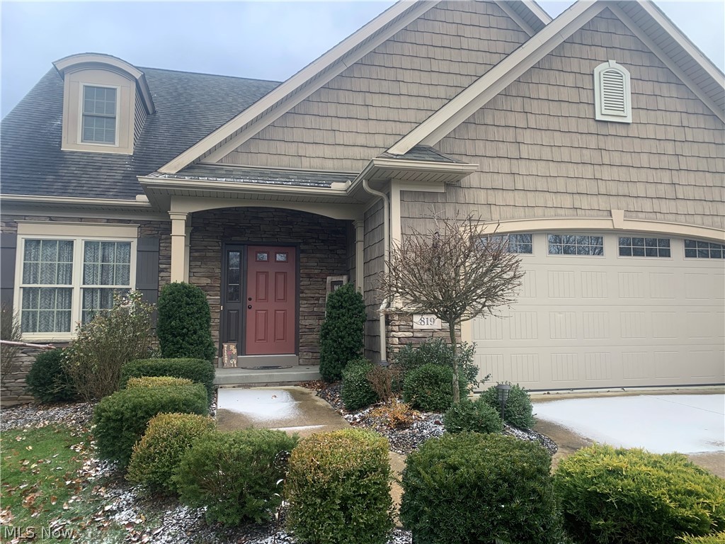819 Brook Road Wadsworth, OH 44281 - Photo 1 of 35 Stone and vinyl Exterior