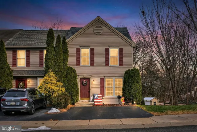 $262,500 | 54 Woodmyre Lane, Enola, PA 17025