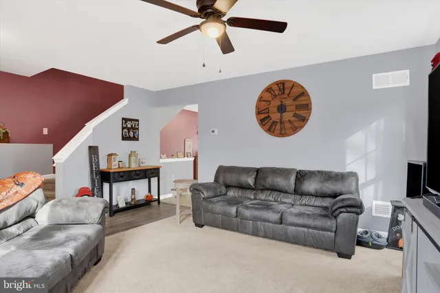 $262,500 | 54 Woodmyre Lane, Enola, PA 17025