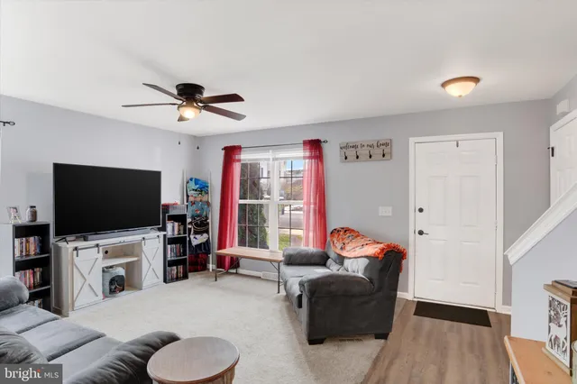 $262,500 | 54 Woodmyre Lane, Enola, PA 17025