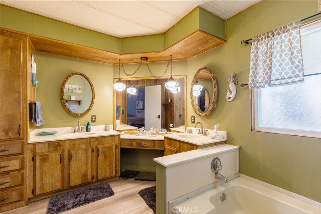 33441 Windmill Road Wildomar, CA 92595 - Photo 20 of 41 Master Bathroom