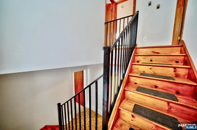 $3,000 | 2 Lambert Street, Pompton Lakes, NJ 07442