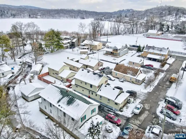 $3,000 | 2 Lambert Street, Pompton Lakes, NJ 07442