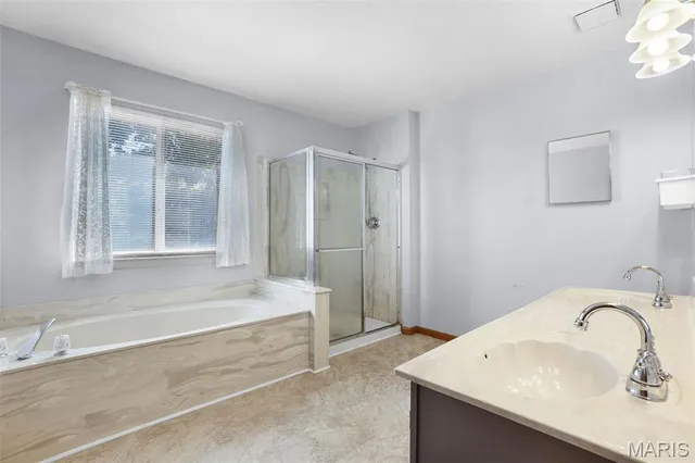 $375,000 | 9 Schrader Farm Court, St. Peters, MO 63376