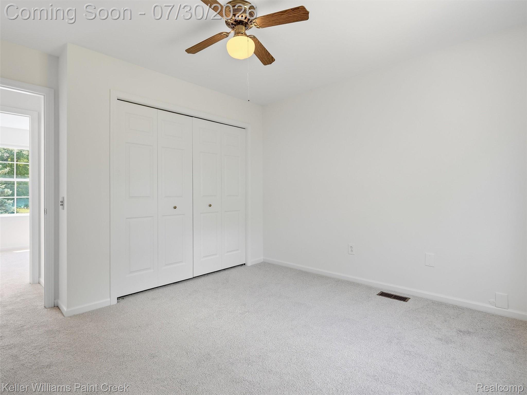 543 Arlington Drive Rochester, MI 48307 - Photo 34 of 59 Neutral-toned carpet flooring with white baseboards