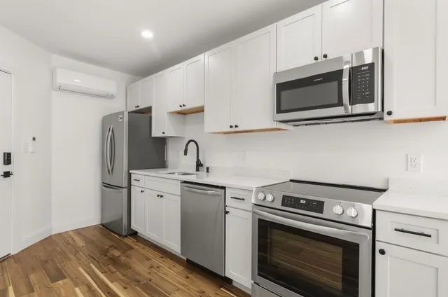 $2,300 | 8 Enon Street, Unit 204, Beverly, MA 01915