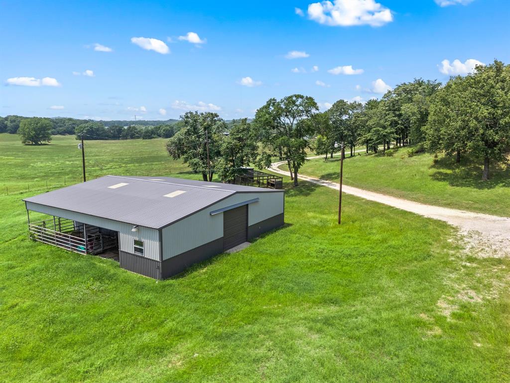 248 Howard Road Valley View, TX 76272 - Photo 36 of 40