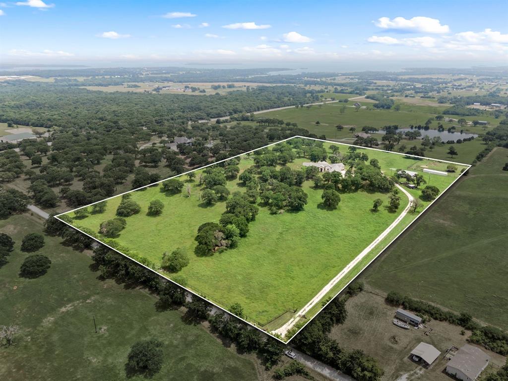 248 Howard Road Valley View, TX 76272 - Photo 4 of 40