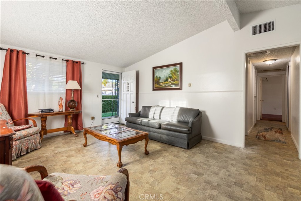 12918 Pinney Street Pacoima, CA 91331 - Photo 5 of 27