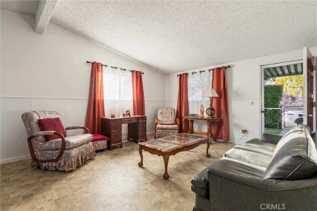 12918 Pinney Street Pacoima, CA 91331 - Photo 6 of 27