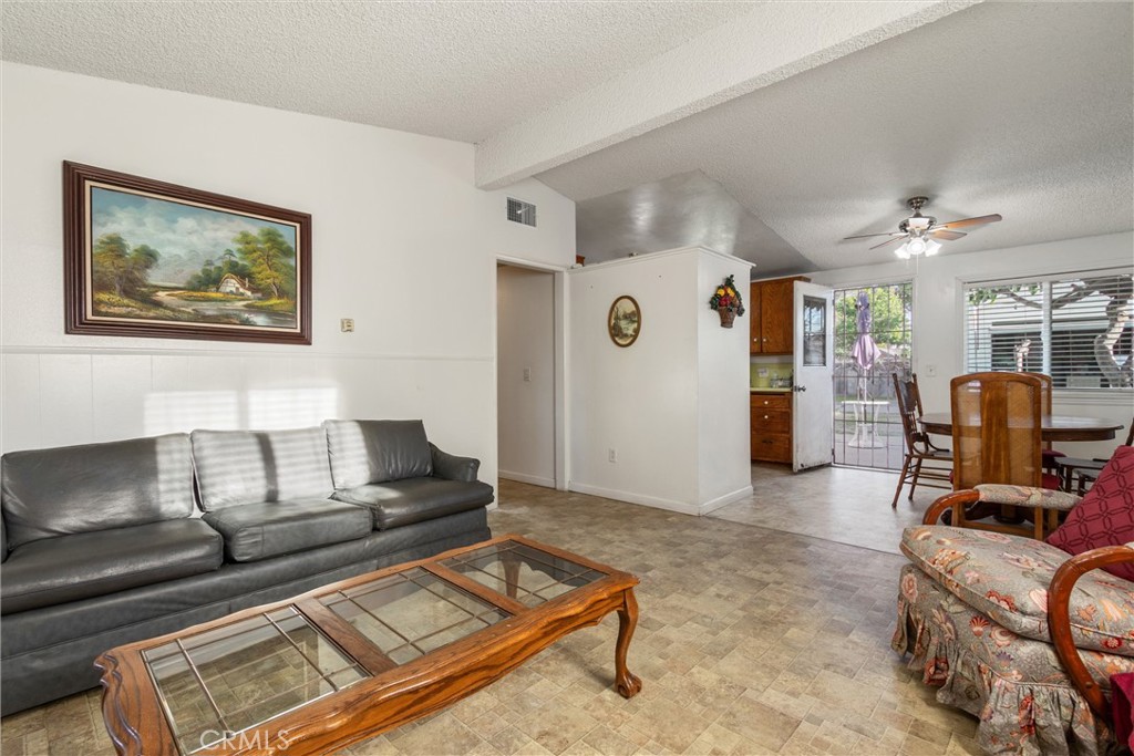 12918 Pinney Street Pacoima, CA 91331 - Photo 7 of 27