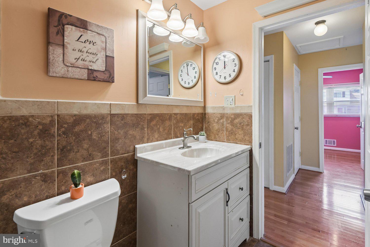 6822 Fox Meadow Road Baltimore, MD 21207 - Photo 22 of 35 Primary Bath