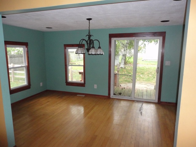 927 16th Street Rochelle, IL 61068 - Photo 3 of 11