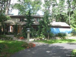 4870 Dover Road Bloomfield Hills, MI 48304 - Photo 1 of 25 Welcome home!