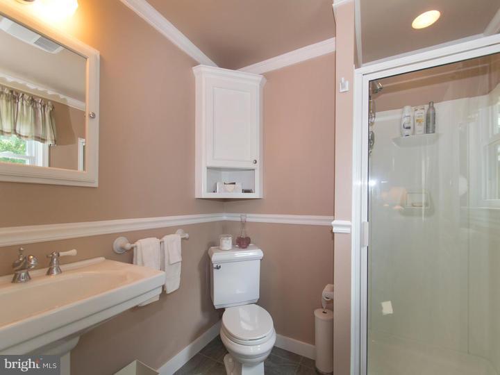 552 Beck Road Souderton, PA 18964 - Photo 13 of 25 Bathroom