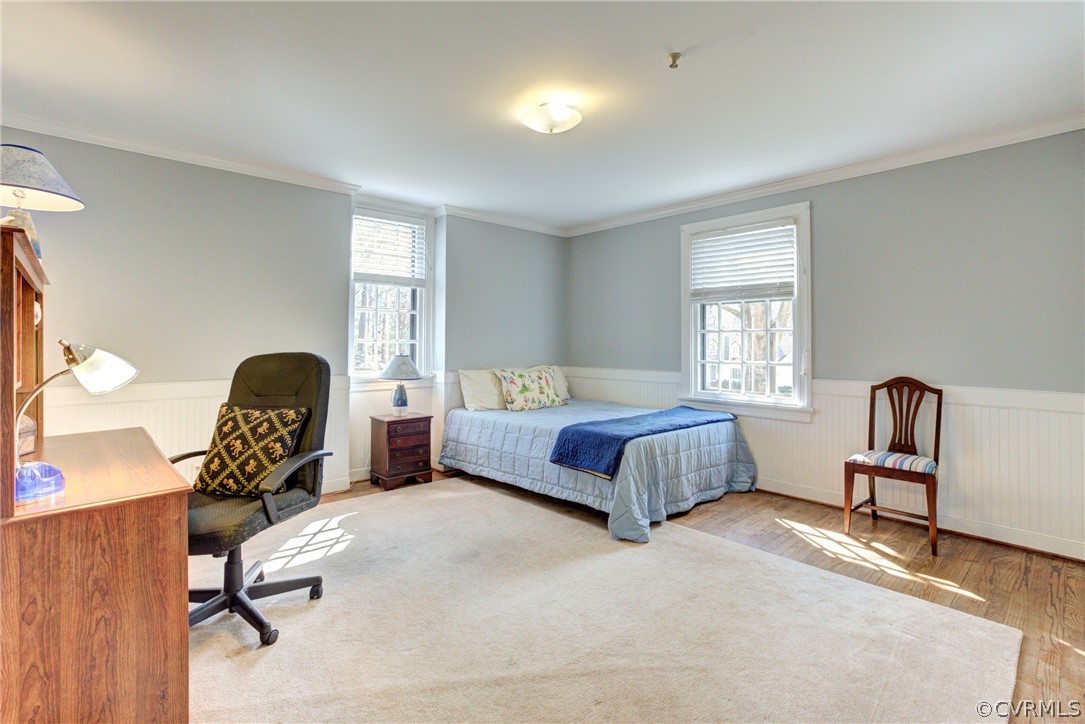 9810 Kingsbridge Road Henrico, VA 23238 - Photo 26 of 32 a bedroom with a bed chair and a large window