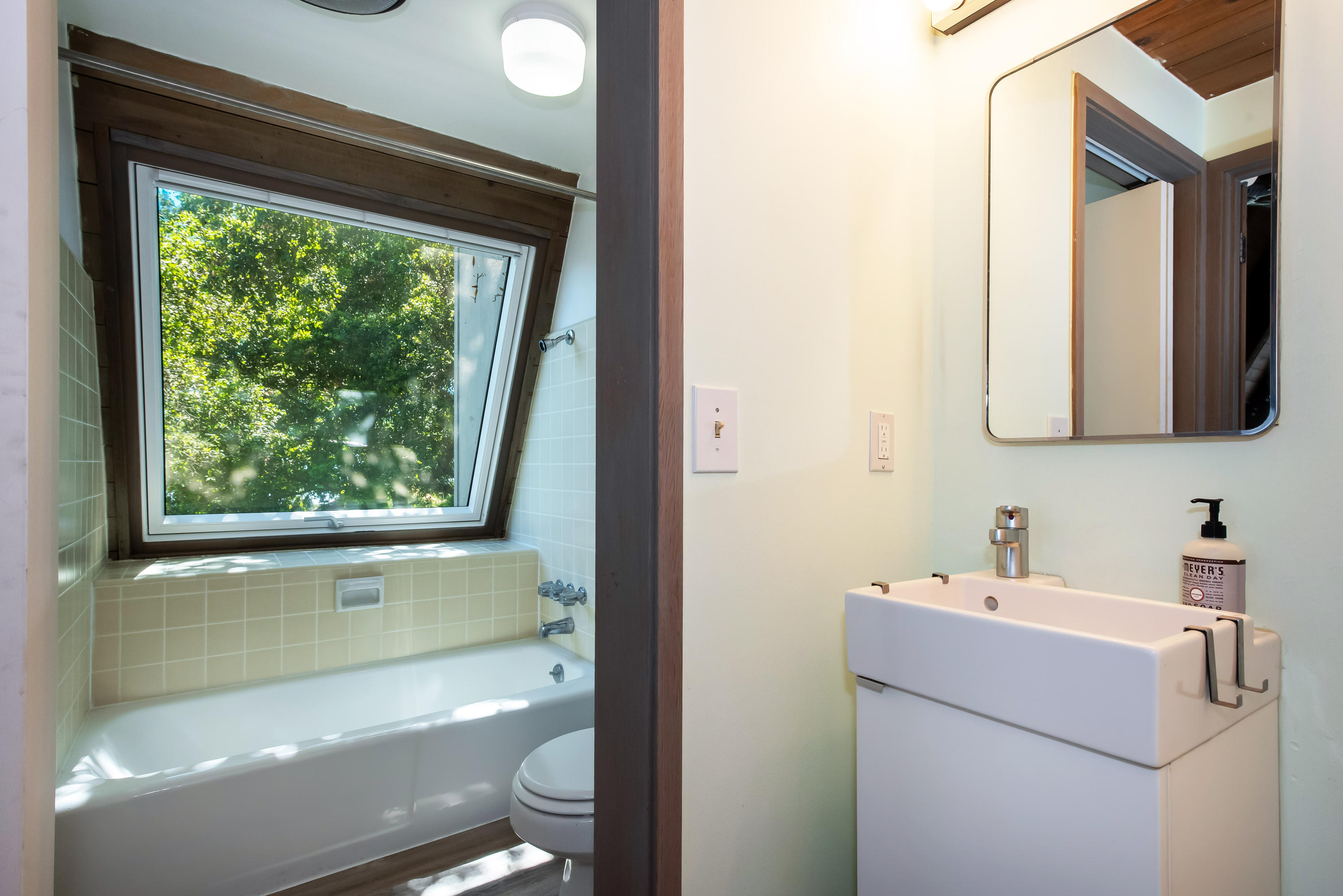 4839 Rim Road Santa Barbara, CA 93105 - Photo 13 of 25 Master Bathroom