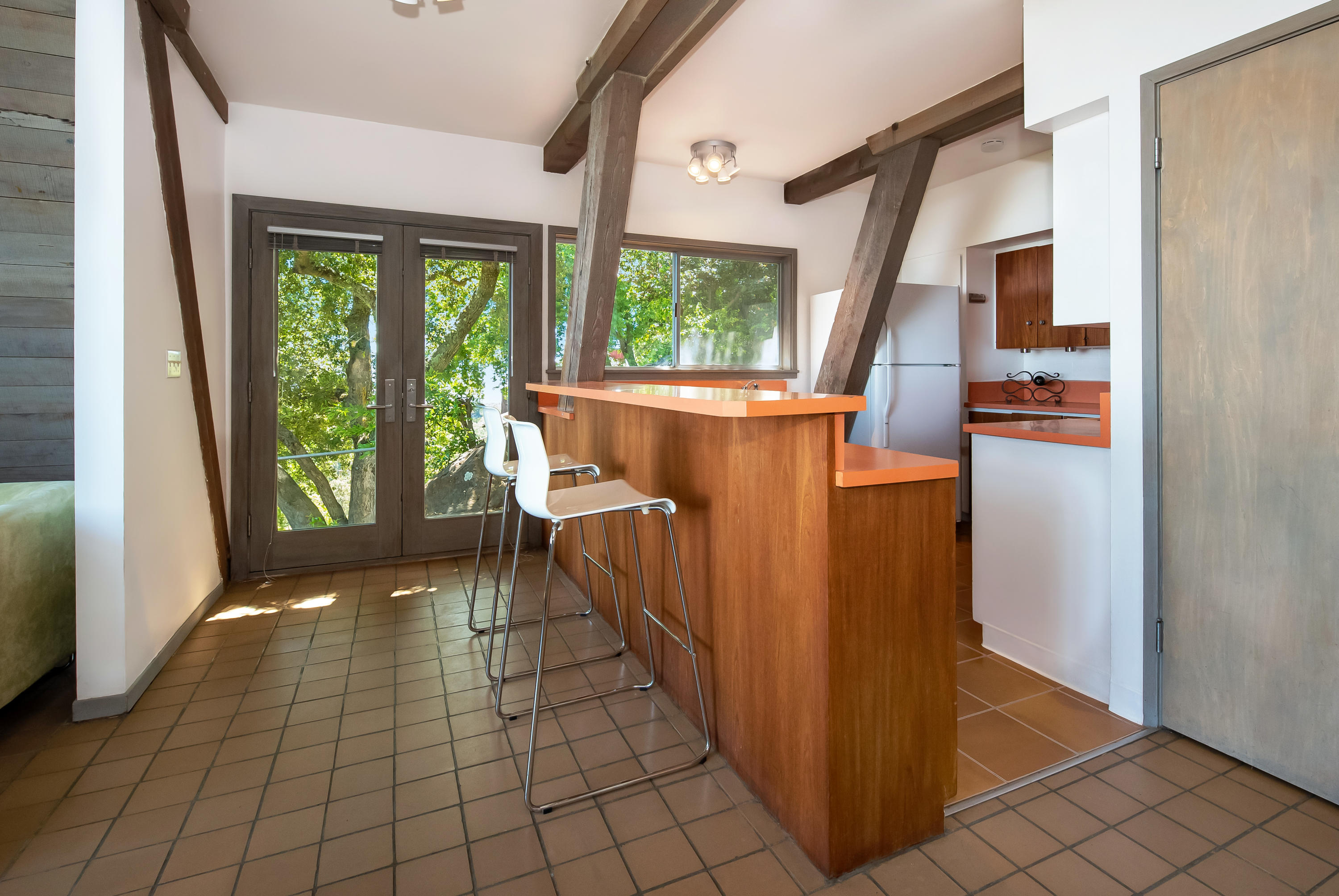 4839 Rim Road Santa Barbara, CA 93105 - Photo 8 of 25 Kitchen