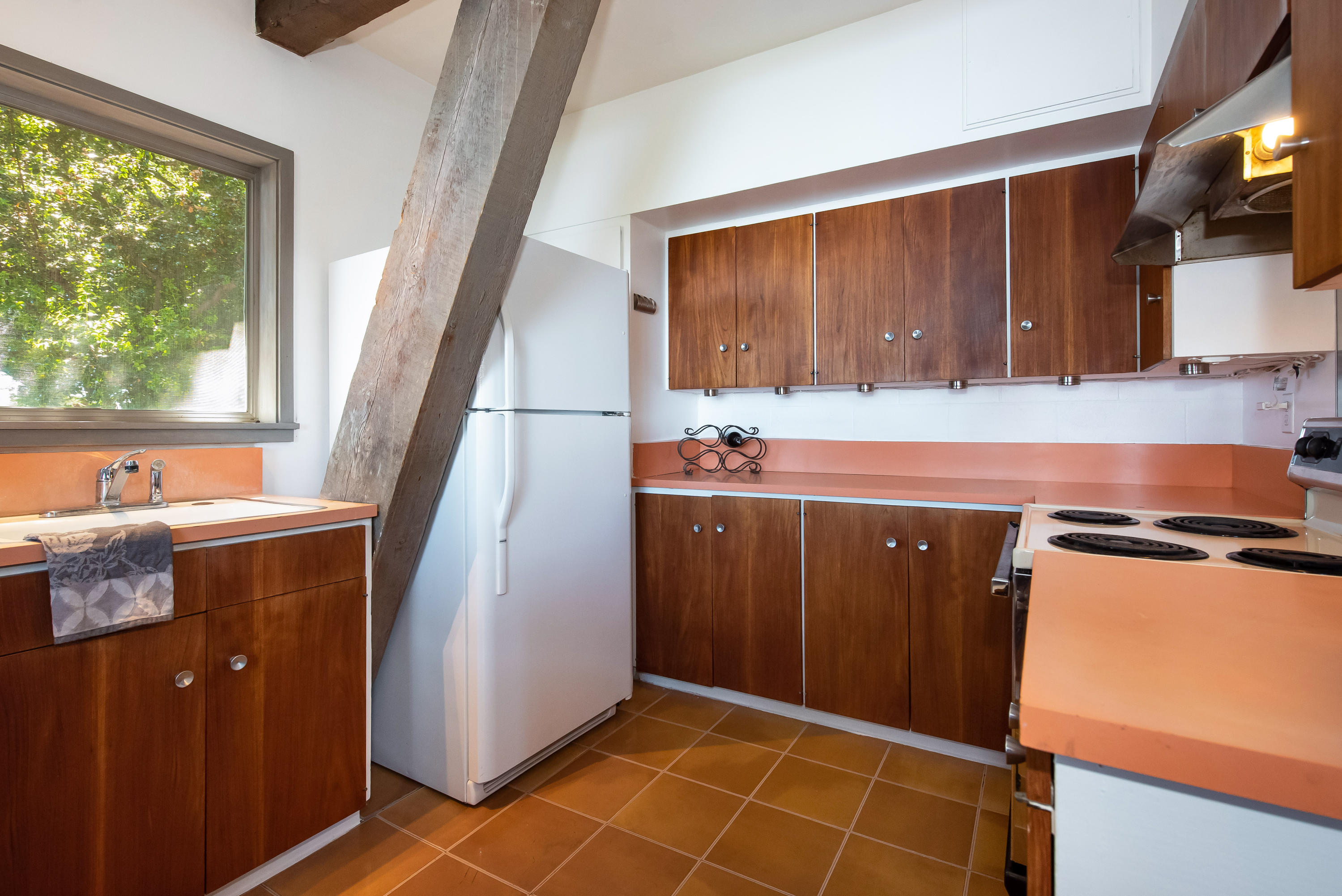 4839 Rim Road Santa Barbara, CA 93105 - Photo 9 of 25 Kitchen
